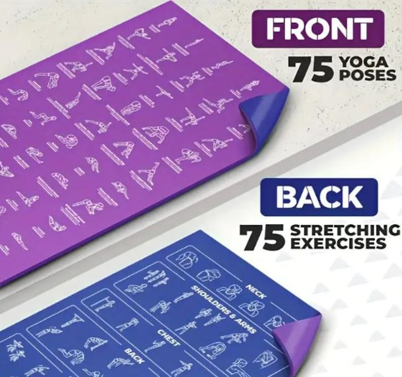 Puede incluir: Una esterilla de yoga morada con ilustraciones blancas de posturas de yoga. La esterilla tiene el texto "FRONT" y "75 YOGA POSES" en blanco. La parte posterior de la esterilla es azul con ilustraciones de ejercicios de estiramiento y el texto "BACK" y "75 STRETCHING EXERCISES".