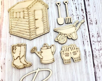 Wood gardening cake charm set