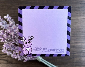 Bloc de notas adhesivas extrañas e inusualmente lindas • Papelería de estética gótica y kawaii • Lindo bloc de notas y accesorio de escritorio