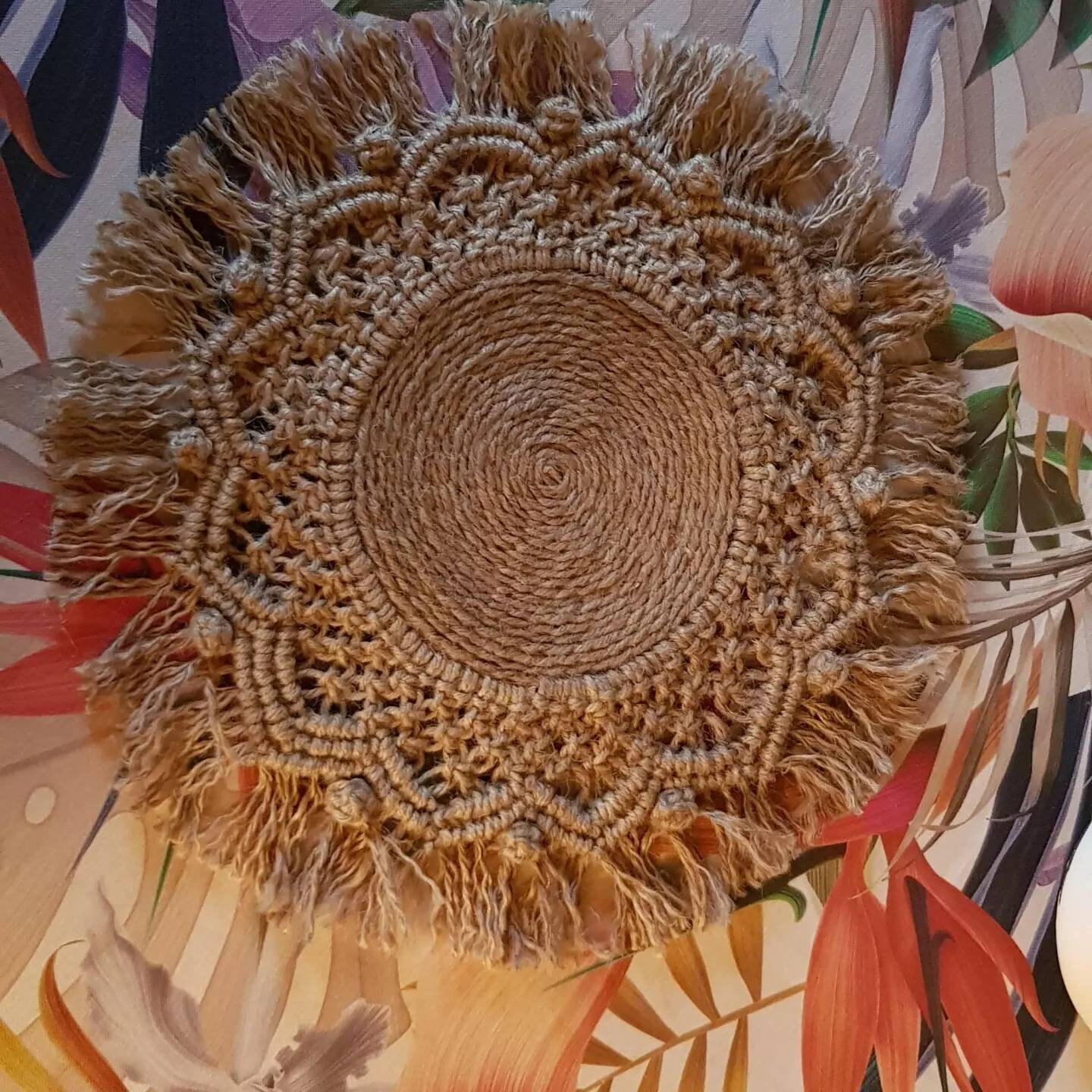 Napperon Macramé en Corde de Jute. Dessous Plat