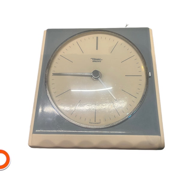 VERY RARE 1960er original German Midcentury porcelain vintage wall clock by DIEHL electronic, Küchenuhr WP09