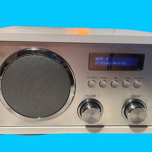 Radio de cocina de los años 2000, radio retro nostálgico, carcasa de  madera, FM, negro, 230 V/17 W, bajos gruesos completamente funcionales,  China -  México