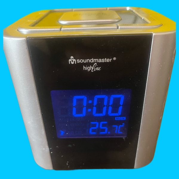 2000er Soundmaster highline Electronic Clock Radio Uhrenradio Wecker mit Temperaturanzeige Typ: FUR-5050 voll funktionsfähig LED Germany