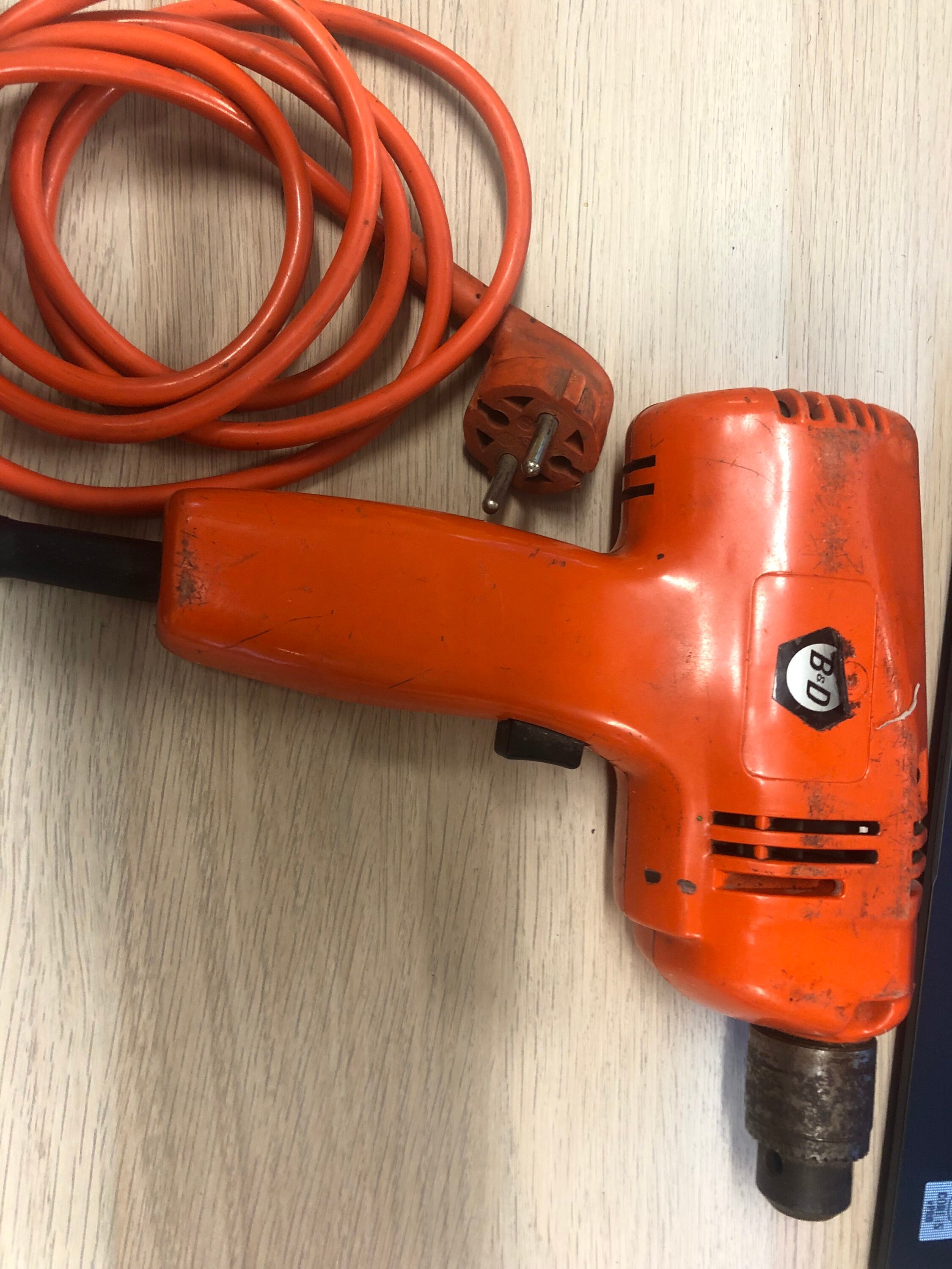 The Black & Decker ® VP840 power drill.