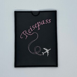 Paspoorthoes met vliegtuigmotief met extra vak, gepersonaliseerd met naam, veg. Leer, 7 leer- en 15 lettertypekleuren