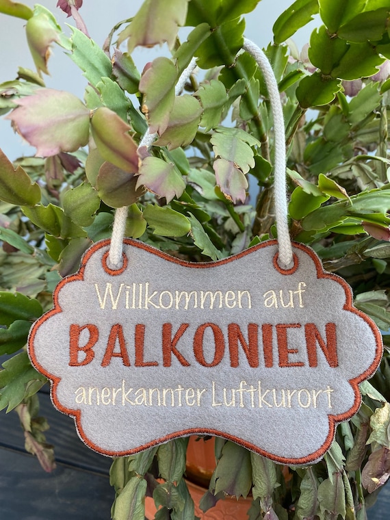 Wandtattoo "Willkommen Auf Balkonien" - 50x35,3 Cm, Hellrotorange, Selbstklebend Für Balkon & Wohnung