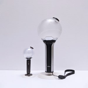 Soporte para lightstick / Regalo para fans de Kpop / Soporte para lightstick de Kpop / Soporte para llavero de Kpop / Exhibidor de lightstick / Soporte para muñeco de peluche pequeño