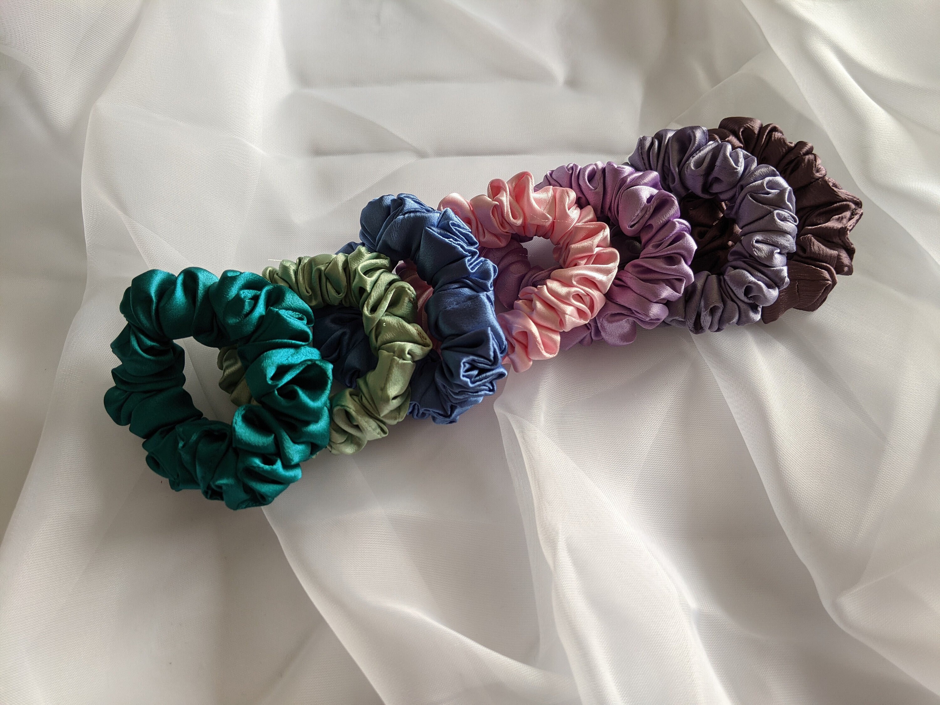 Fasce Per Capelli: 10 Proposte Glamour Da Indossare Ora - Foto 7