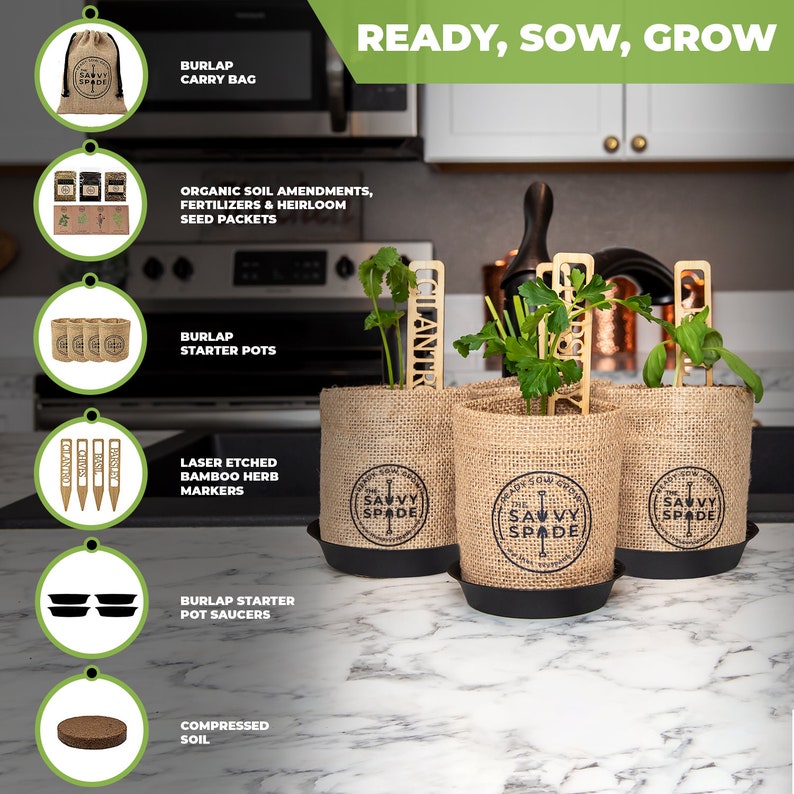 Pu&ograve; includere: Un kit da giardino con sacchi, vasi e sottovasi in juta. Il kit include bustine di semi, marcatori di erbe in bamb&ugrave; e terriccio compresso. Il kit &egrave; etichettato "The Savvy Spade".
