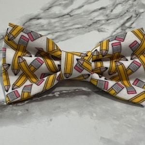 Pencils Bow Tie, Adjustable Strap, Pin Clip On, Collar Bow Tie for Dogs, Cats, Rabbits, Art Lover Gift, Must Haves for School Pencil Bow Tie