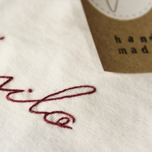 T-shirt personalizzata con ricamo fatto a mano, Maglietta, Regalo personalizzato, Idea regalo immagine 3