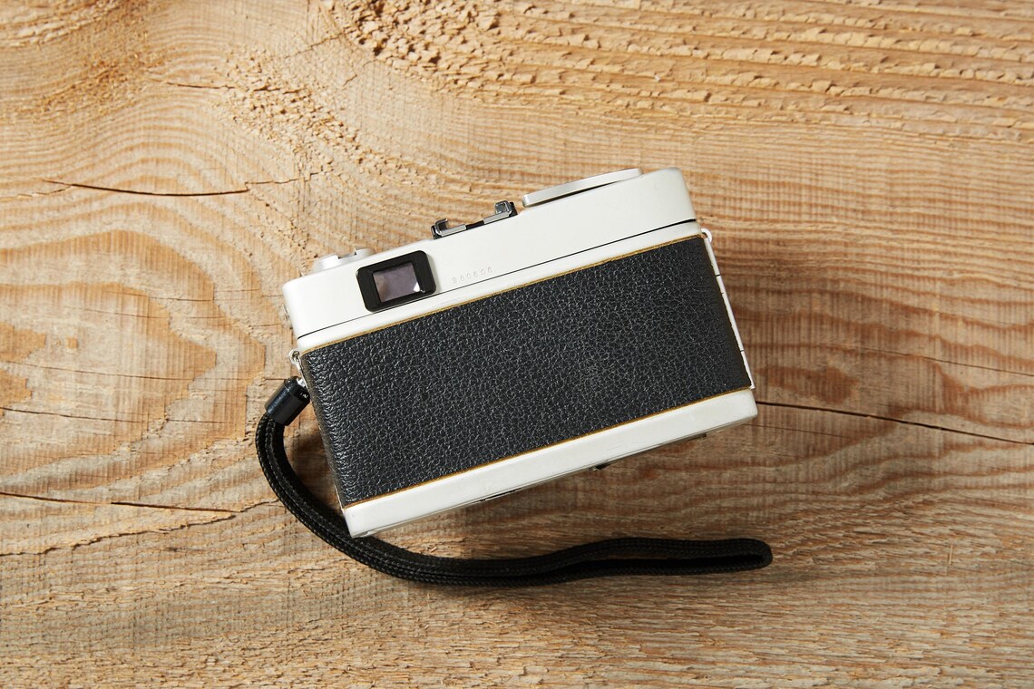 Konica C35 Automatic (Silver) - Rangefinder 35mm film Camera (Fully Tested and 100% Work) R13, foto 3 de 5