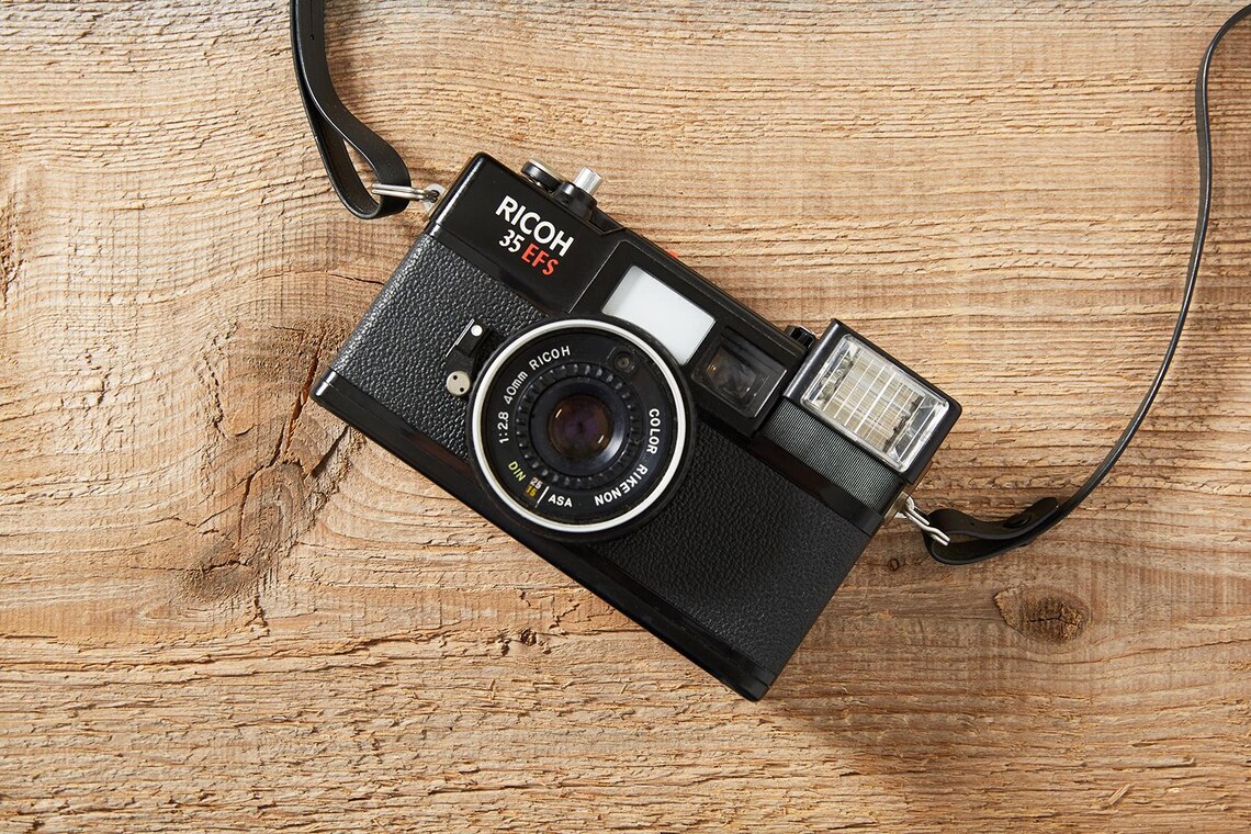 Ricoh 35EFS - Rangefinder 35mm film Camera (Fully Tested & 100% Works!) R10, foto 1 de 5
