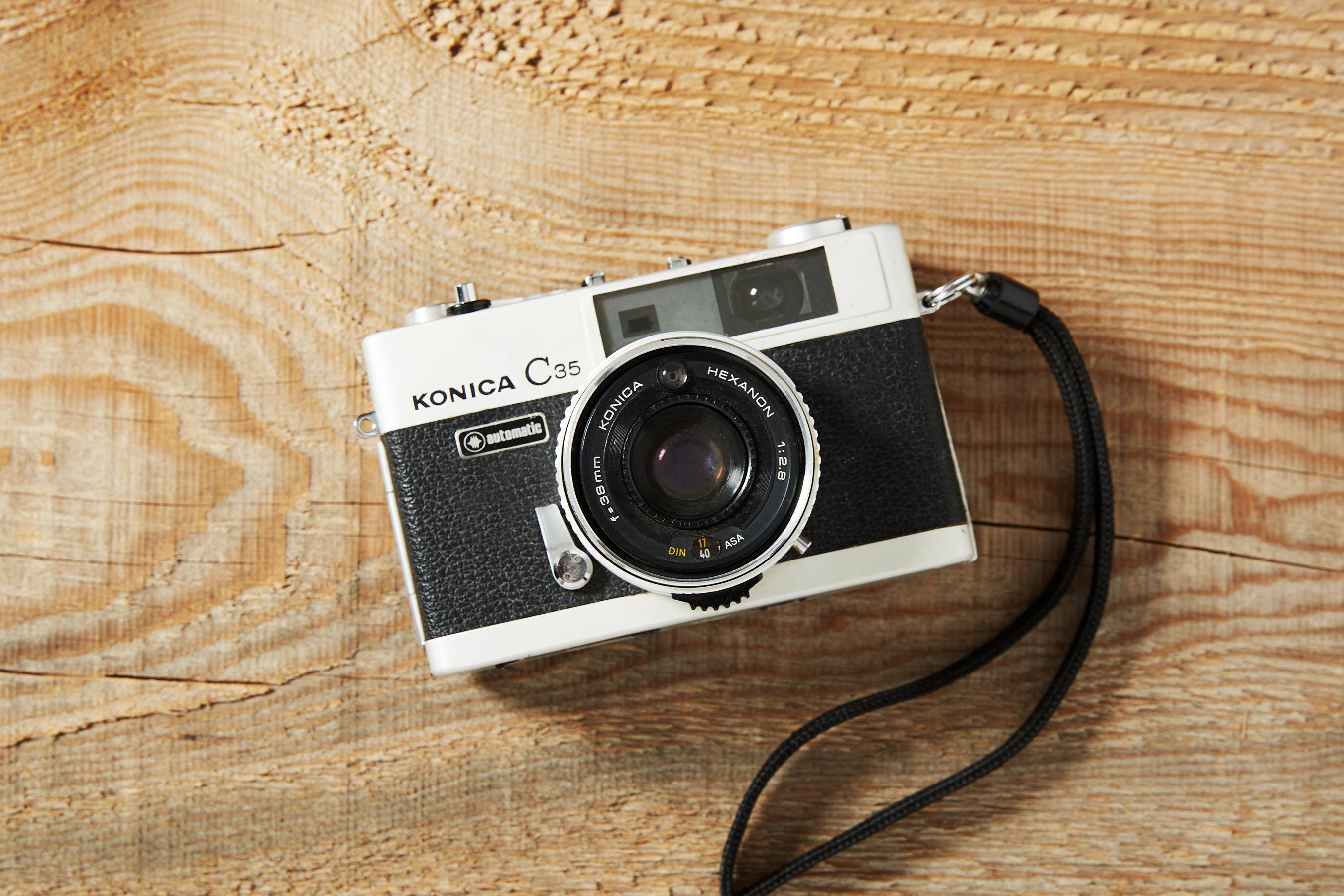 KONICA C35 レンジファインダーカメラ コニカ C35 オートマチック (シルバー) - レンジファインダー 35 mm