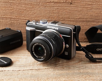 Olympus Pen-E PL1 - Digital Camera (With Accessories // Tested  and 100% Works!)