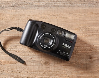 Blacks Insight Zoom 70 - Fotocamera a pellicola 35 mm "punta e scatta" (completamente testata e funzionante al 100%!)