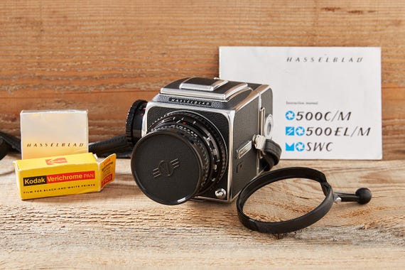 Hasselblad 500 C/M . Carl Zeiss Planar 80mm F/2.8 T C Lens +