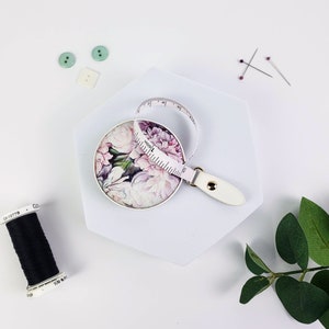 Blossoming Peonies Retractable Tape Measure, 60 Inch/150 Centimeter Flexible Measuring Tape, Floral Easy Retract Pocket/Purse Tape Measure