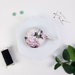 Peonies Retractable Tape Measure, 60 Inch Vegan Leather Measuring Tape image 8