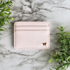 Portefeuille mince minimaliste rose pastel, porte-cartes mince avec protection RFID, porte-cartes d'identité en cuir végétalien, portefeuille RFID rose pétale pour elle