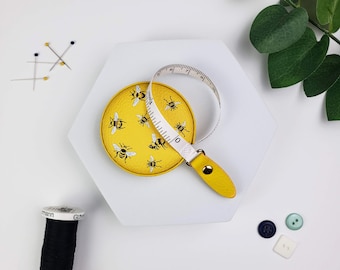 Mary Lake Thompson Bees Retractable Tape Measure, 60 Inch/150 Centimeter Flexible Measuring Tape Yellow Bee Easy Retract Pocket Tape Measure