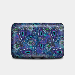 Cartera RFID blindada con estampado de cachemira azul y morado, tarjetero rígido con protección RFID, cartera de aluminio de 6 bolsillos, bonito estampado de cachemira estilo western.