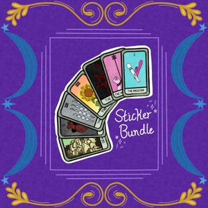 Könnte beinhalten: Ein Sticker-Bundle mit Tarotkarten-Designs mit Illustrationen einer Sonnenblume, eines Pentagramms, einer Hand und eines Vibrators. Der Text "Sticker Bundle" ist ebenfalls enthalten. Der Hintergrund ist lila mit dekorativen Elementen.