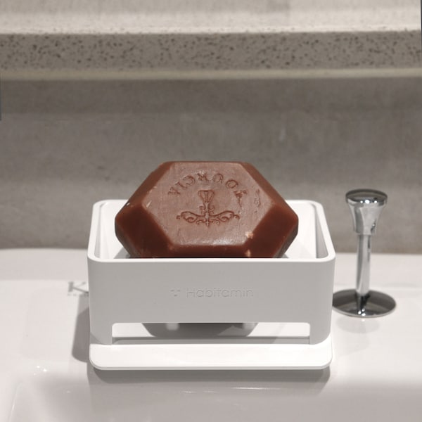 Soap dish slanted design with suction cup, self-draining and fast drying, soap saver for bathroom & kitchen sink (2 PCS)