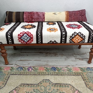 cuscino fatto a mano, cuscino lombare testurizzato, cuscino con viola, cuscino con motivo tappeto, cuscino patchwork, federa in lana, copricuscino 8x48, 8-48VT 161