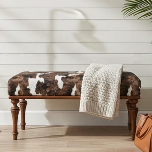 Bank mit Rindsleder Muster, Geldbörsenbank, Wolldecke Schlafzimmerbank, Pelzbank, Kaffeebank, Ottomane Waschtischbank, Fußbank, Hockerbank BENCH COW