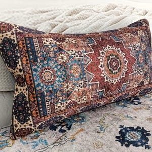 Aesthetic pillows, Decorative pillow, Cozy pillow cover, Throw pillow, Farmhouse pillow, Chic pillow, Beeding pillow, Lumbar pillow, PT 1021