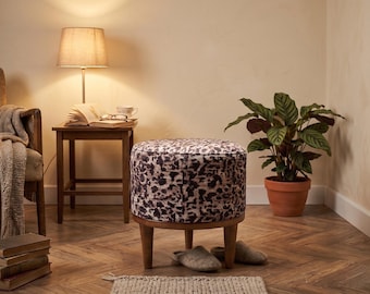 Poggiapiedi esotico con stampa leopardata, idea regalo / Seduta rotonda in tessuto per la casa, LEO MARRONE