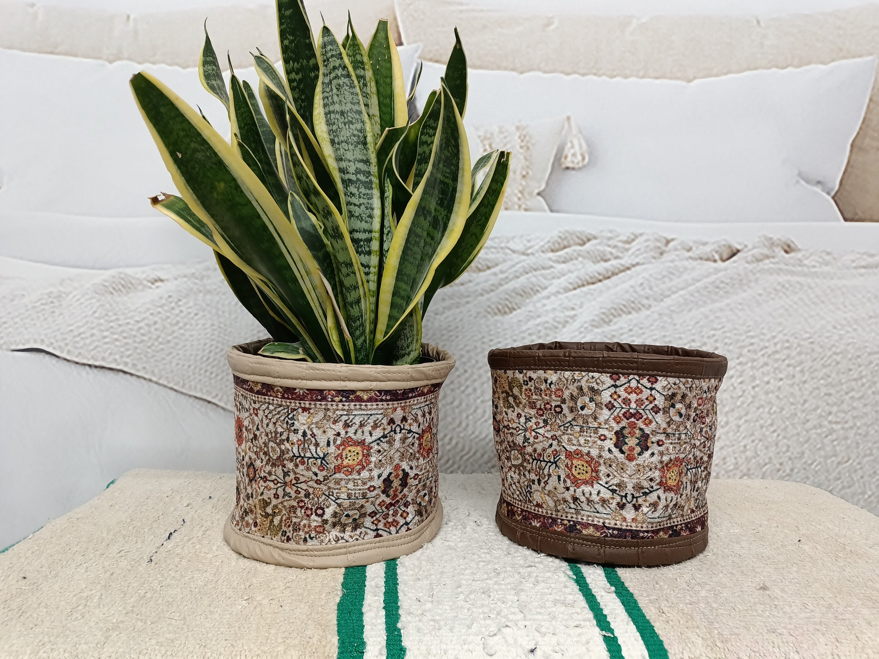 planter tote, vintage vibes, flower pot holder, plant vase, basket for decor, storage bin, plant container, trunk basket, plant pot, PTB1029