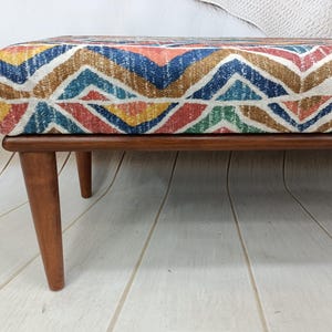 Otomana tapizada, mesa de centro de madera, banco de comedor moderno, banco reposapiés, banco con cojín, banco de esquina, mesa bohemia, BENCH 884 imagen 11