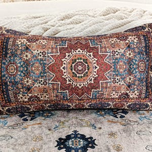 Aesthetic pillows, Decorative pillow, Cozy pillow cover, Throw pillow, Farmhouse pillow, Chic pillow, Beeding pillow, Lumbar pillow, PT 1021