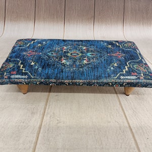 Petit tabouret, contremarche, escabeau, tabouret polyvalent, pouf, repose-pieds, mobilier durable, tabouret-selle, pouf ottoman, BS 1025