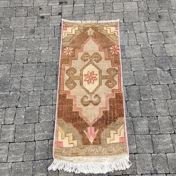 entrway rug, small vintage rug, outdoor rug, kitchen rug, boho rug, turkish rug, antique rug, terrace rug, bathroom rug, 1.3x3 feet, VT408