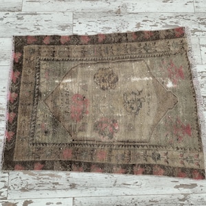 natural fiber rug, oushak wool rug, mudroom rug, framed rug, turkish vintage rug, backdoor rug, authentic rug, old rug, 3.3x37ft, VT 5978