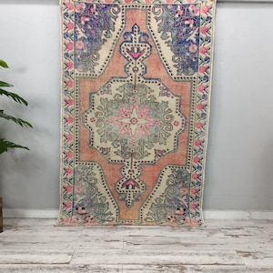 bohemian rug, handmade rug, pink wool rug, entry rug, vintage rug, living room rug, area rug, carpet rug, floor rug, 4.5 x 6.9 ft VT 3831