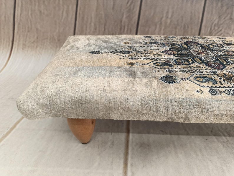 Sgabello da letto, Sgabello a sella, Poggiapiedi, Pouf per sedie a dondolo, Mobili artigianali, Sgabello basso, Portaoggetti per divano, Sgabello boho, Pouf, 41 immagine 3