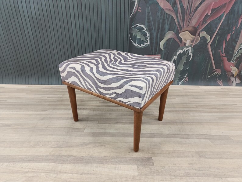 Hallway shoe bench, Zebra ottoman bench, Wood work bench, Cool saloon seat, Artistic furniture, Make up chair, Unique piano stool, BENCH ZEO