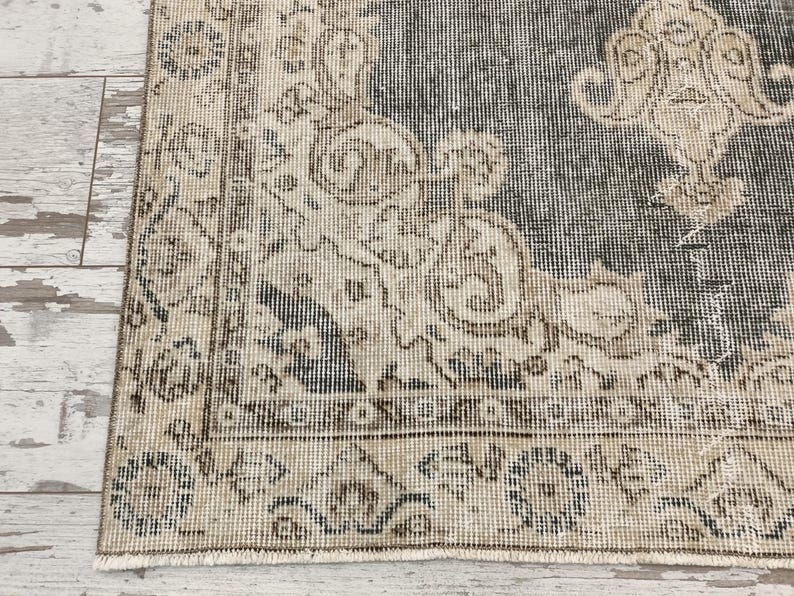 vintage oushak rug, ornate rug, hand knotted rug, organic wool rug, turkish rug, backdoor rug, framed rug, antique rug, 3.5x6.4 ft, VT 5820