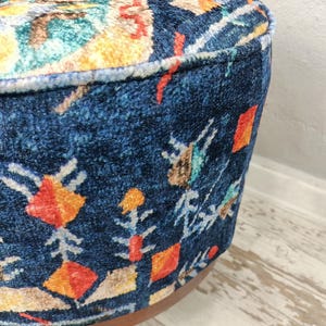 Klavierbank, gepolsterter Fußhocker, Barhocker, runder Pouf, Ottomanenhocker, Schminktischstuhl, Eingangsbank, Knopfbank, Garderobenbank, FS 163 Bild 9