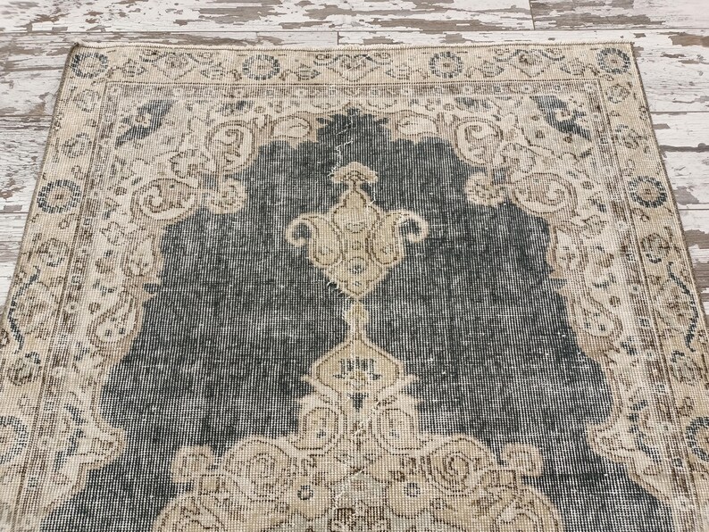 vintage oushak rug, ornate rug, hand knotted rug, organic wool rug, turkish rug, backdoor rug, framed rug, antique rug, 3.5x6.4 ft, VT 5820