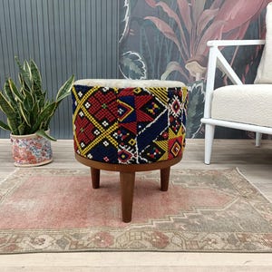 Boho Schlafzimmerbank, türkischer Fußhocker, ethnische Bank, Mudroom Hocker, maßgefertigter Stuhl, gepolsterte Hockerbank, Stepphocker, FS 1098