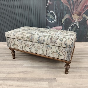 Secret storage bench, Bedroom blanket bench, Trunk bench, Vintage rug bench, Clothes bench, Accent bench, Ottoman bench, ST 18x36 339