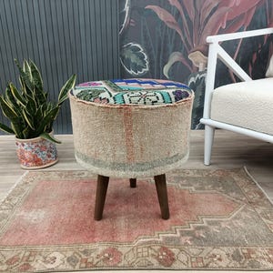 Make up bench, Vintage rug bench, Farmhouse bench, Upholstered bench, Round ottoman, Footstool bench, Vanity bench, Yoga bench, FS 1064