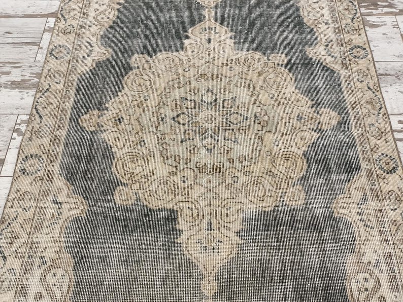 vintage oushak rug, ornate rug, hand knotted rug, organic wool rug, turkish rug, backdoor rug, framed rug, antique rug, 3.5x6.4 ft, VT 5820