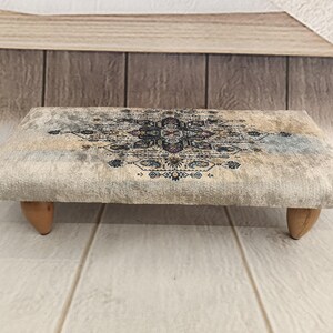 Sgabello da letto, Sgabello a sella, Poggiapiedi, Pouf per sedie a dondolo, Mobili artigianali, Sgabello basso, Portaoggetti per divano, Sgabello boho, Pouf, 41 immagine 2
