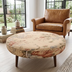 Creme Botanischer Blumen runder Kaffeetisch | Cottagecore Vintage Sitzpouf Ottomane